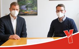 Bürgermeister Dr. Olaf Heinrich mit dem Geschäftsleiter Michael Pradl, der seit 1. Mai auch als Geschäftsführer der Stadt Freyung Service GmbH fungiert und damit die Nachfolge von Josef Hilgart antritt.